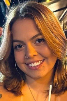 Bia Menezes